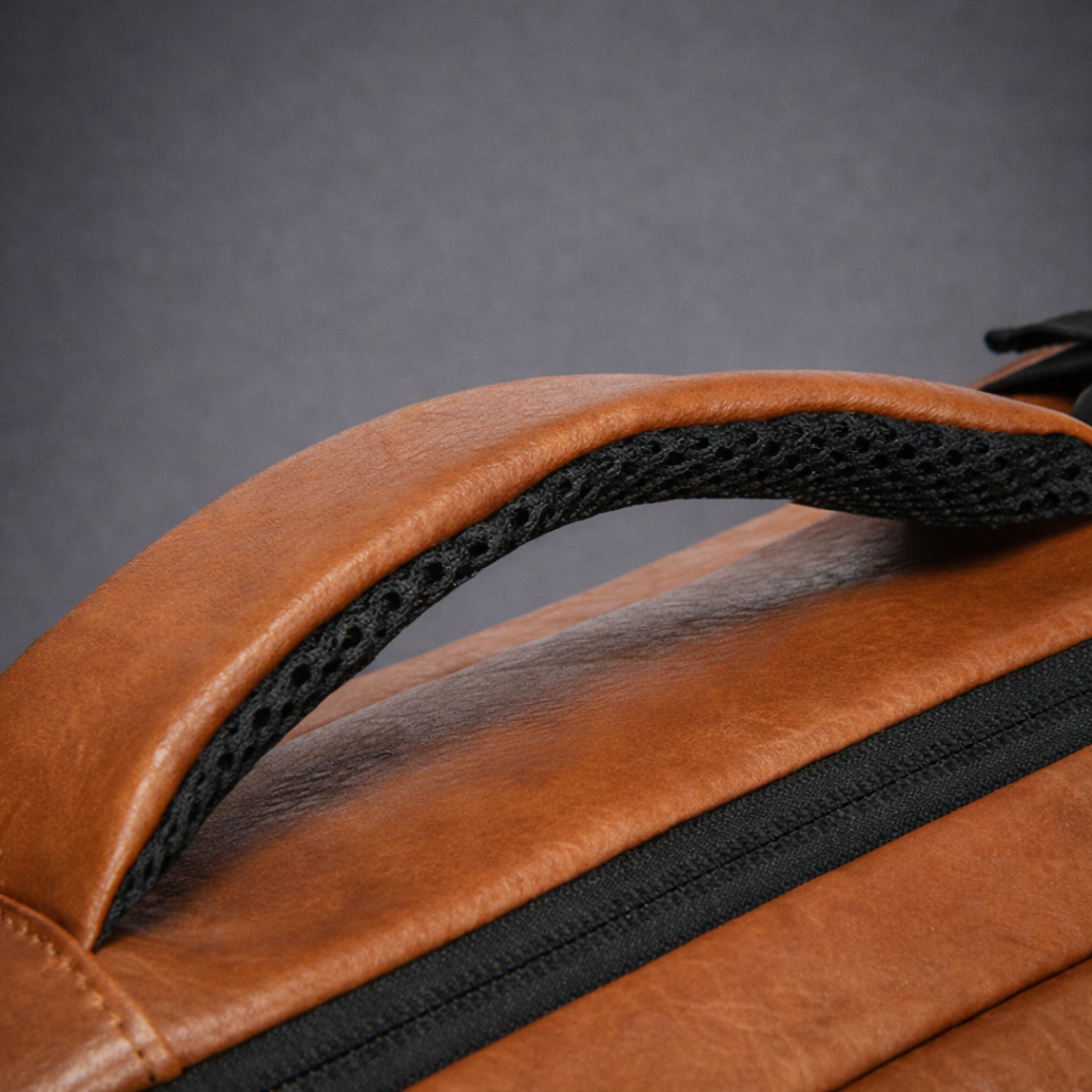 EXPANDABLE TRAVEL BACKPACK