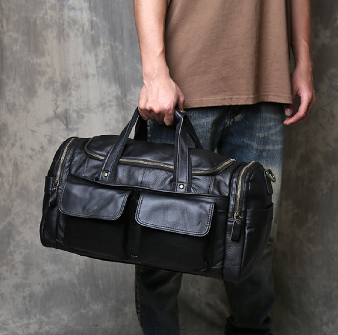 LEATHER DUFFLE TRAVEL BAG