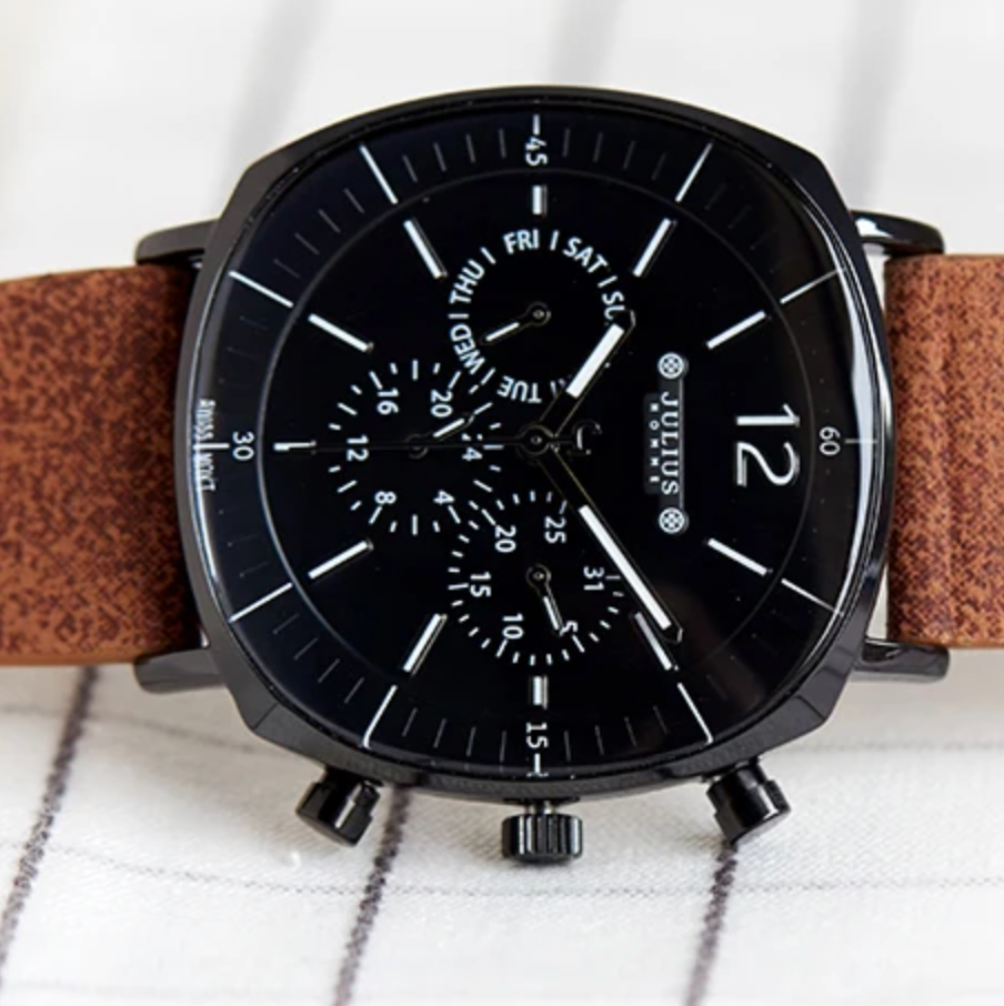 TITANIUM CLASSIC WATCH
