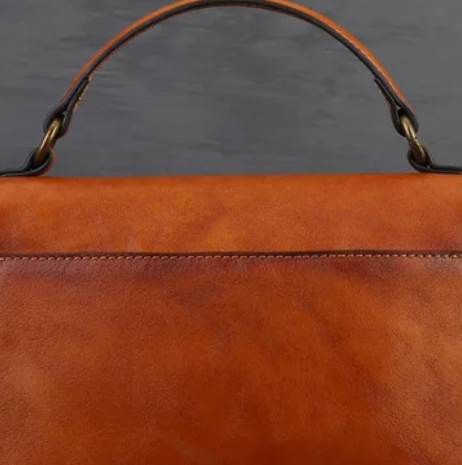 CLASSIC WOMAN LEATHER HANDBAG
