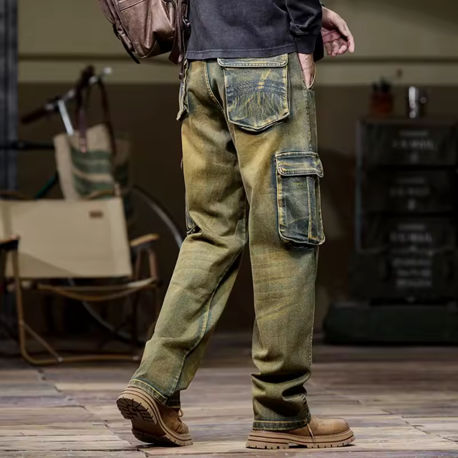 COMFORTABLE CARGO JEANS