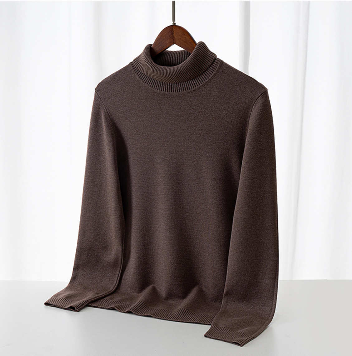 SOFT TURTLE NECK SWEATER