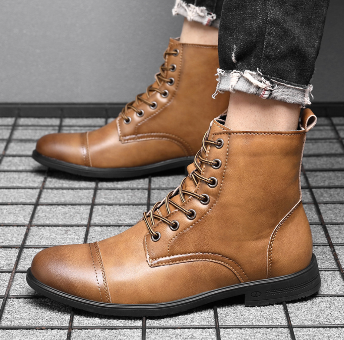RETRO LACE-UP BOOTS