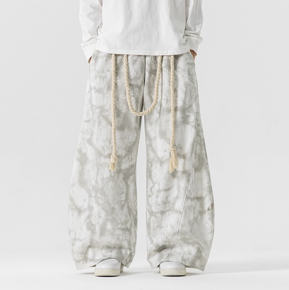 BAGGY WARM SWEATPANTS
