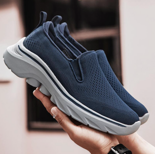 LIGHTWEIGHT MESH WALKING SHOES