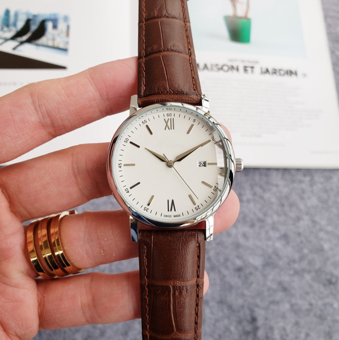 Classic Quartz Strap Watch