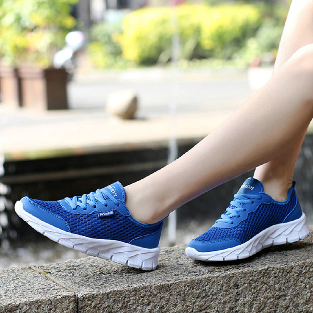 LIGHTWEIGHT MESH SNEAKERS