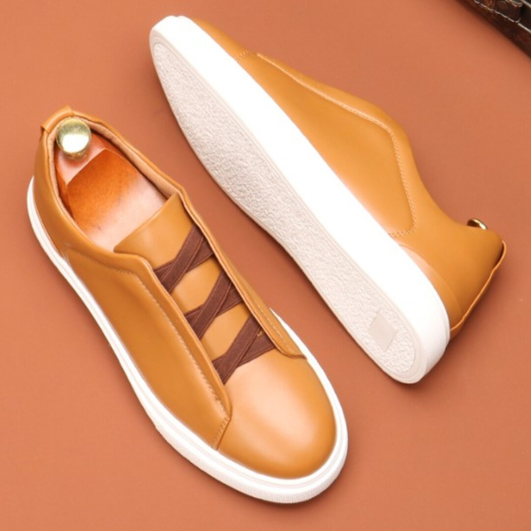 MODERN ELASTIC SNEAKERS