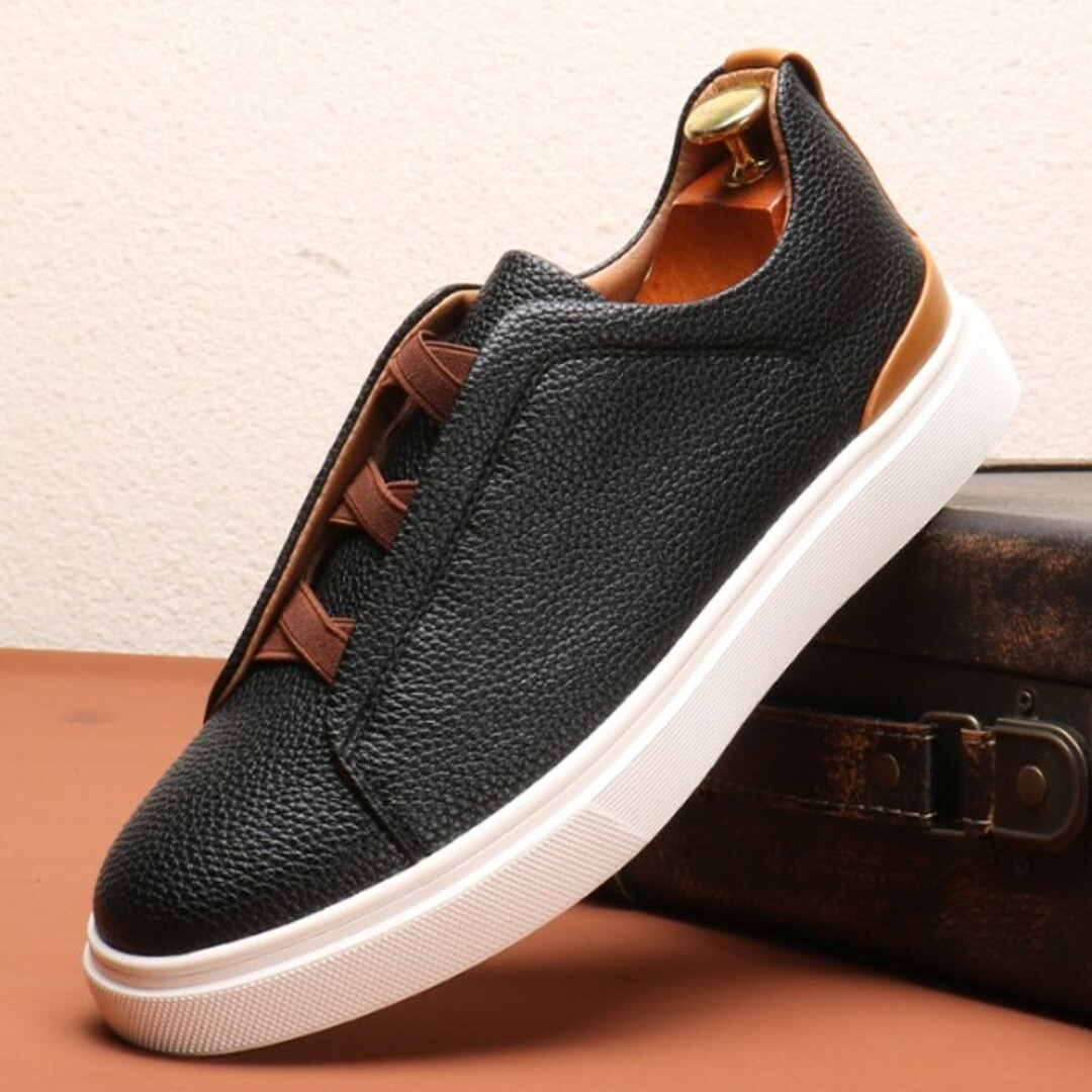 MODERN ELASTIC SNEAKERS