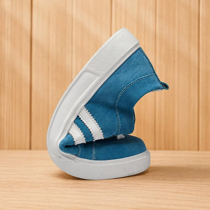 Comfort Low-Top Lace Sneakers