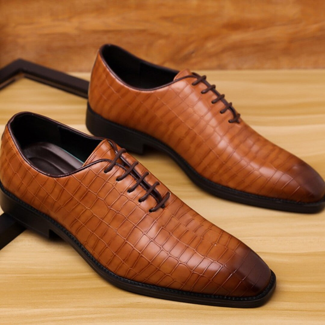 ELEGANT LACE-UP LEATHER SHOES