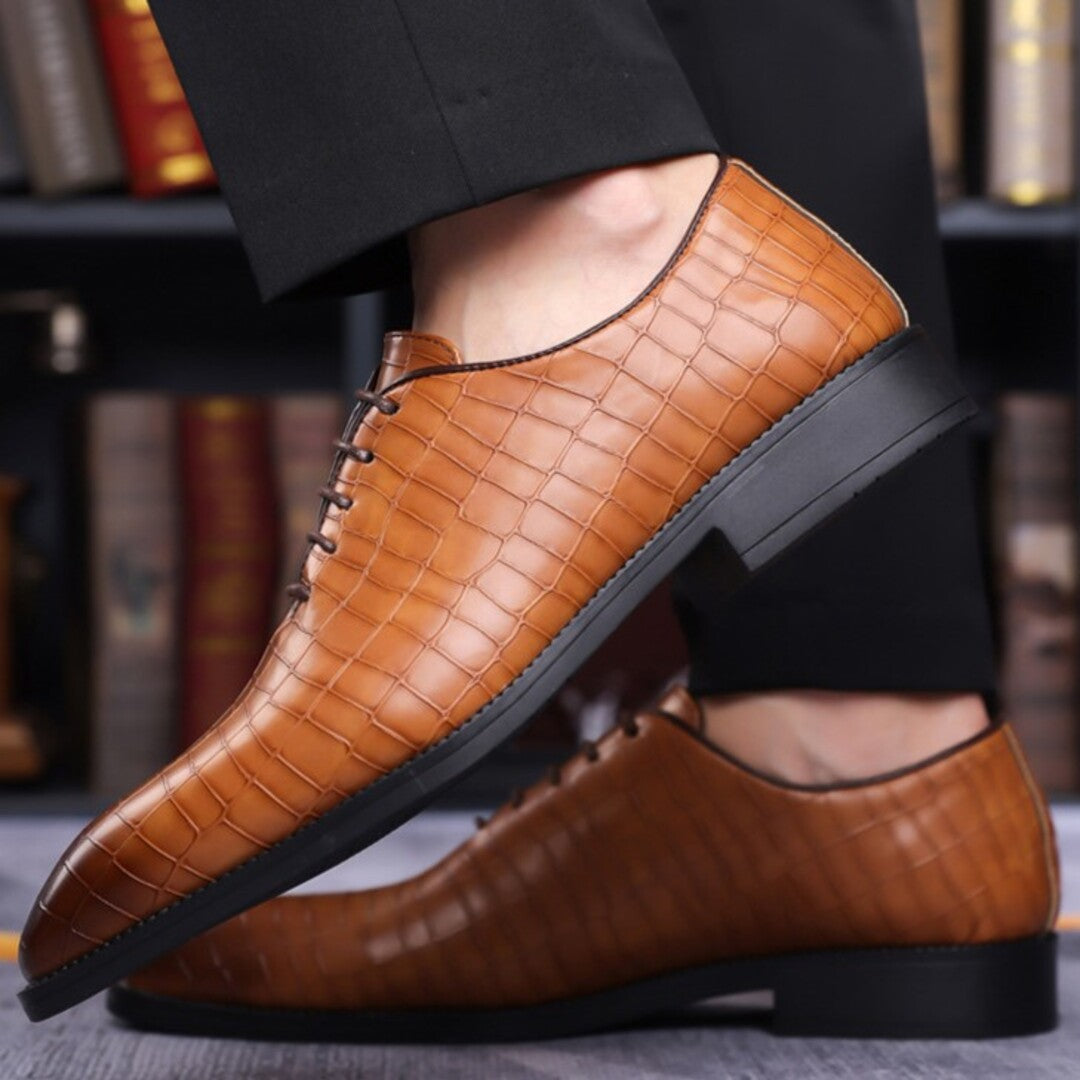 ELEGANT LACE-UP LEATHER SHOES