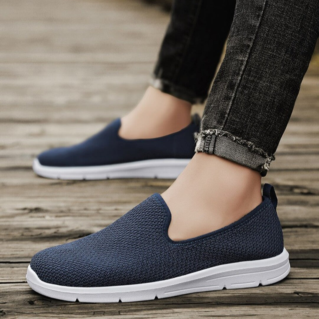 BREATHABLE WALKING SHOES