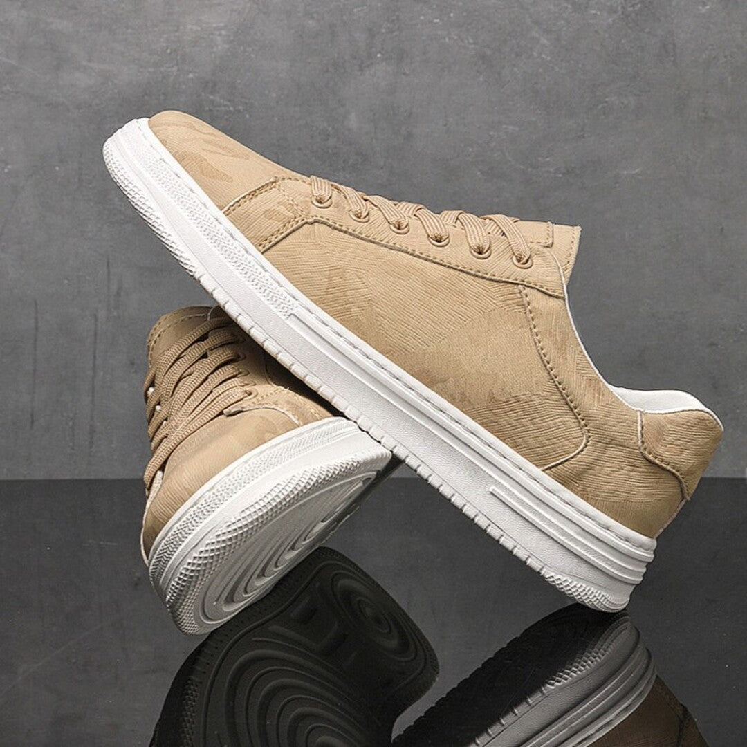 RETRO CASUAL SNEAKERS