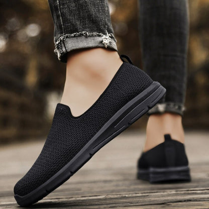 BREATHABLE WALKING SHOES