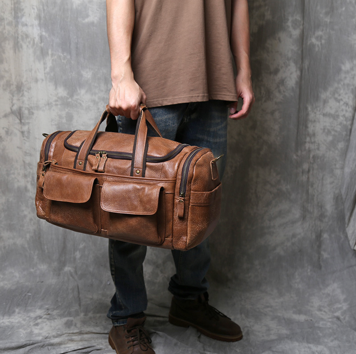 LEATHER DUFFLE TRAVEL BAG