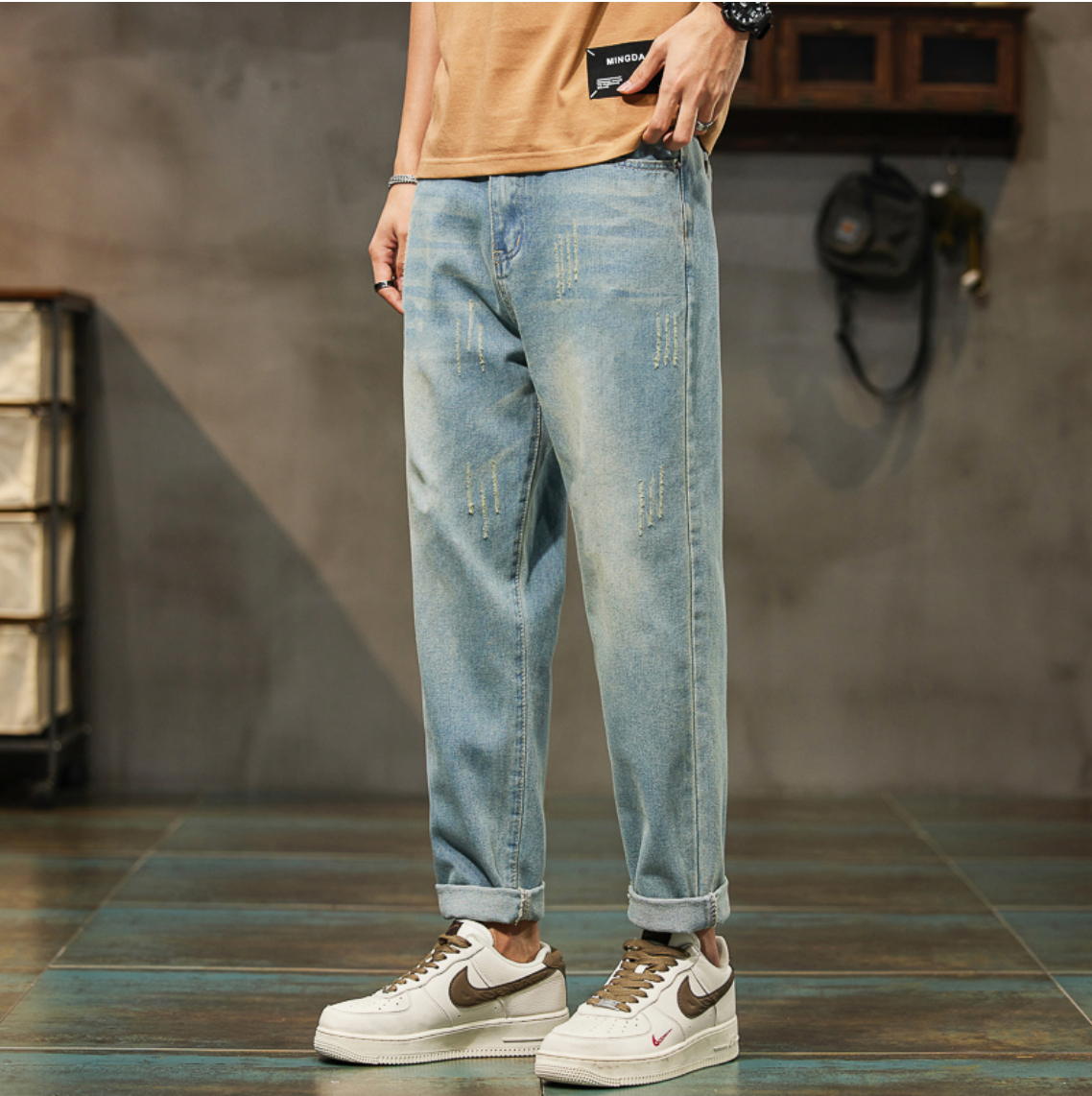 STRAIGHT CASUAL JEANS
