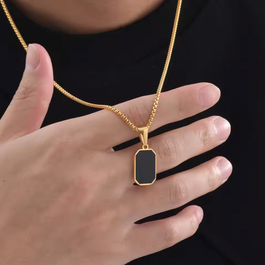 LUXURY SQUARE NECKLACE