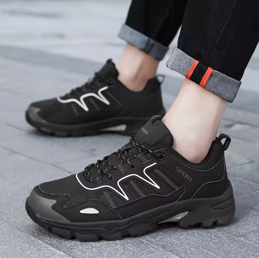 DURABLE WALKING SNEAKERS