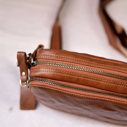 VINTAGE LEATHER MEN HANDBAG