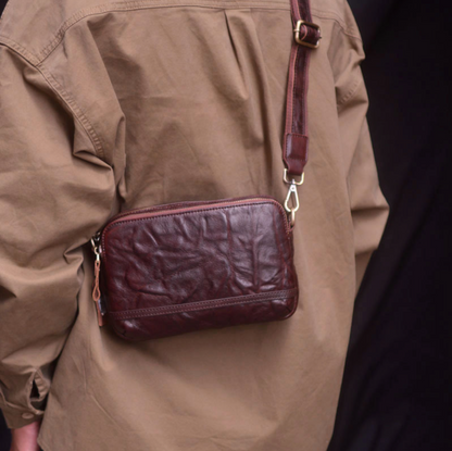 VINTAGE LEATHER MEN HANDBAG