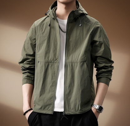 LIGHTWEIGHT OUTDOOR JACKET
