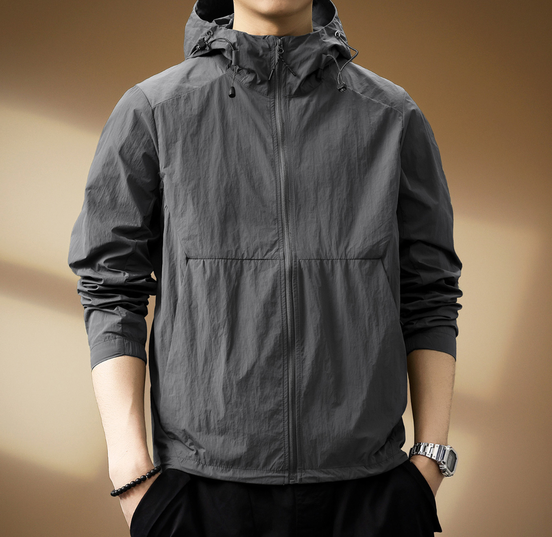 LIGHTWEIGHT OUTDOOR JACKET