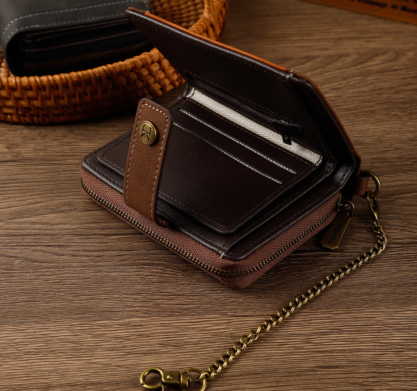 BUCKLE CHAIN LEATHER WALLET