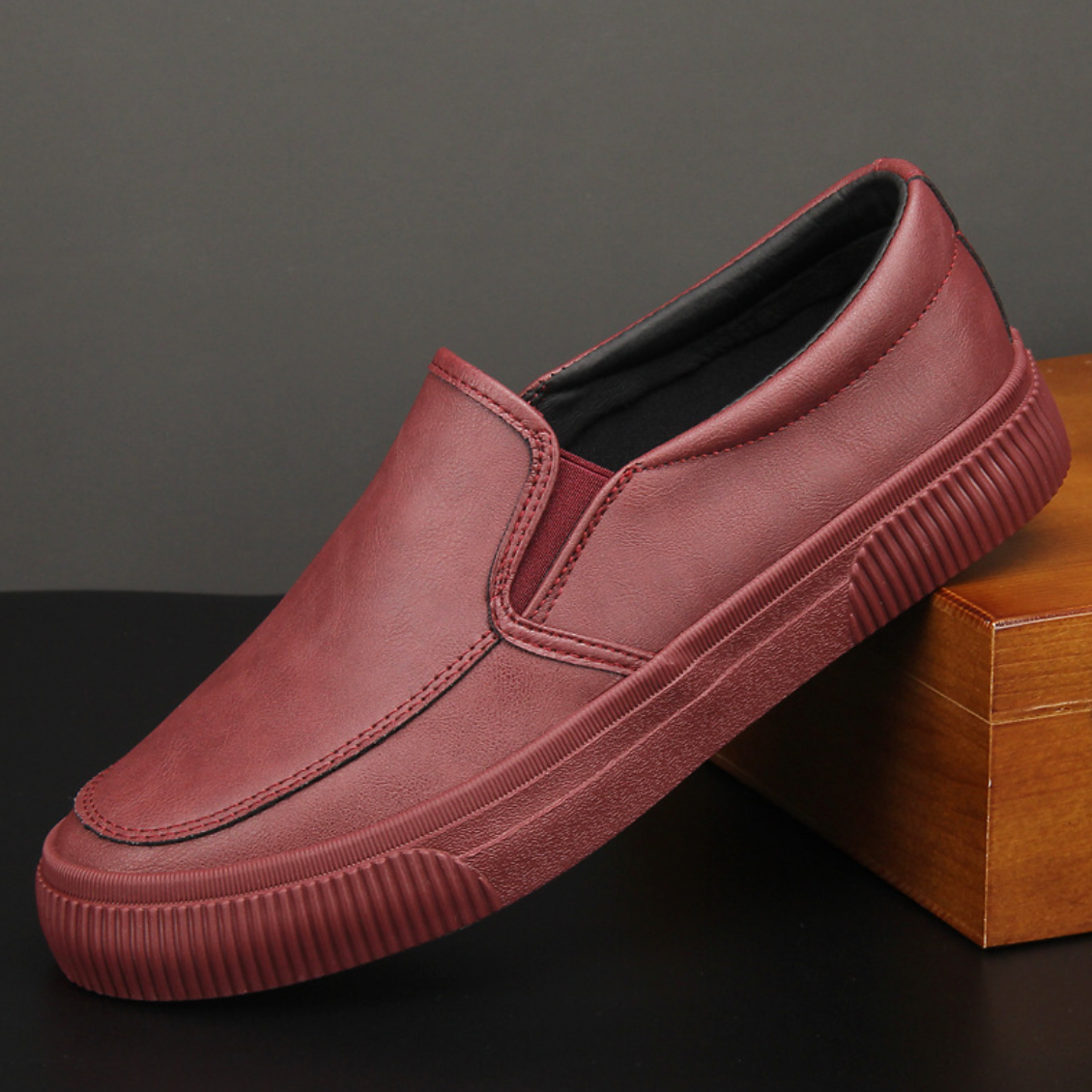 CASUAL LEATHER SLIP-ON BOARD SHOES
