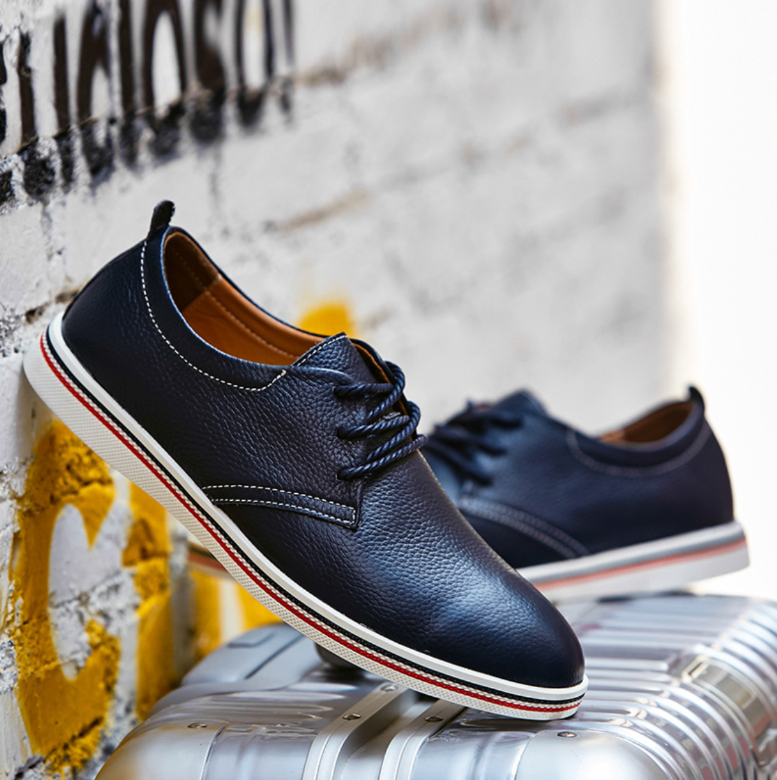 CASUAL FLAT LEATHER SNEAKERS