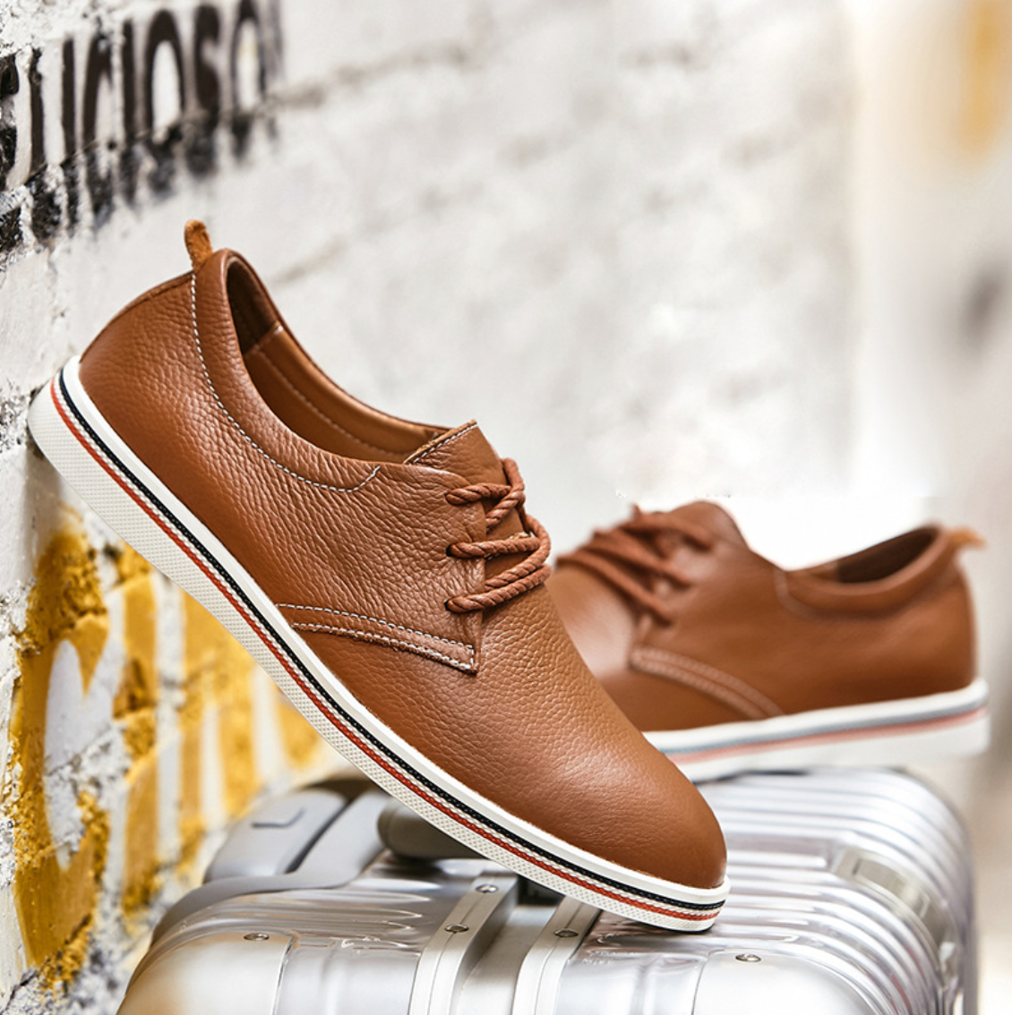 CASUAL FLAT LEATHER SNEAKERS