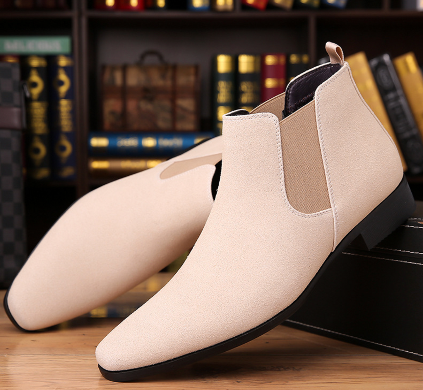 CASUAL LEATHER CHELSEA BOOTS