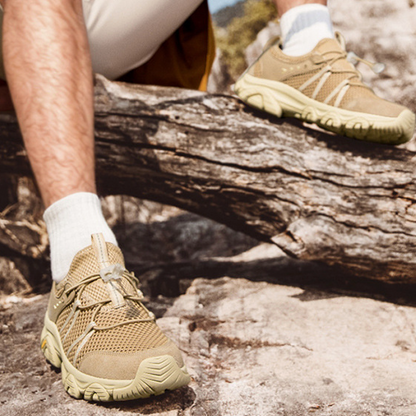 LIGHTWEIGHT HIKING SNEAKER
