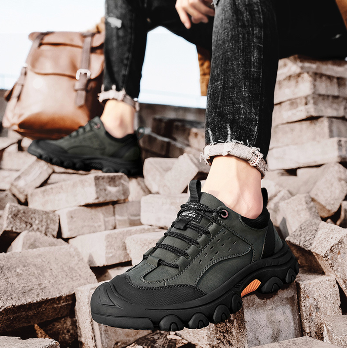 TRAVEL LEATHER SNEAKERS