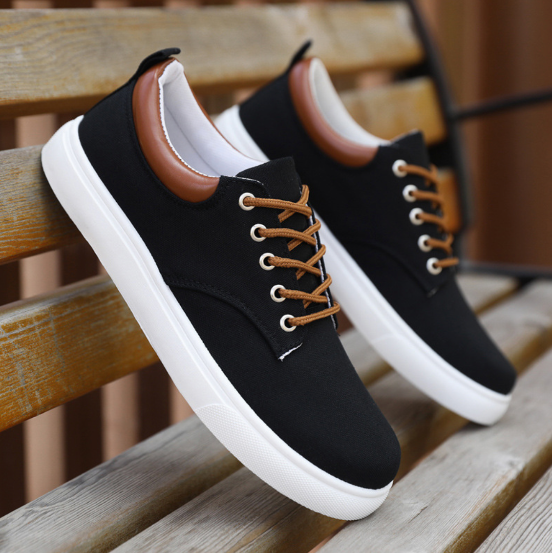 DAILY CANVAS SNEAKERS