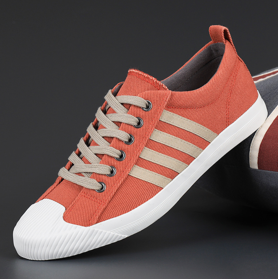 CASUAL CANVAS SNEAKERS