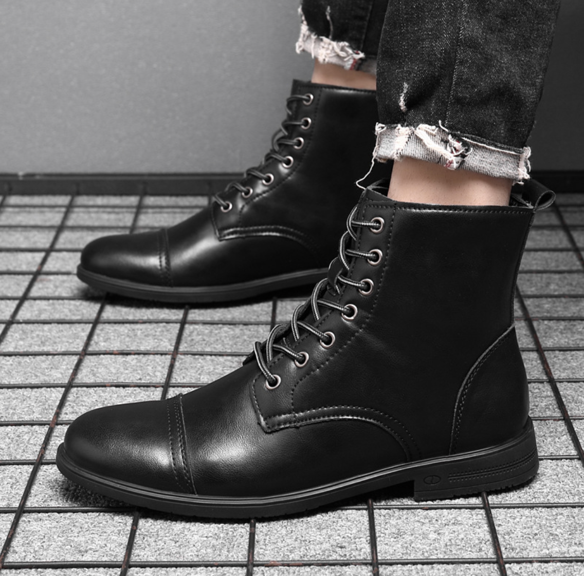 RETRO LACE-UP BOOTS