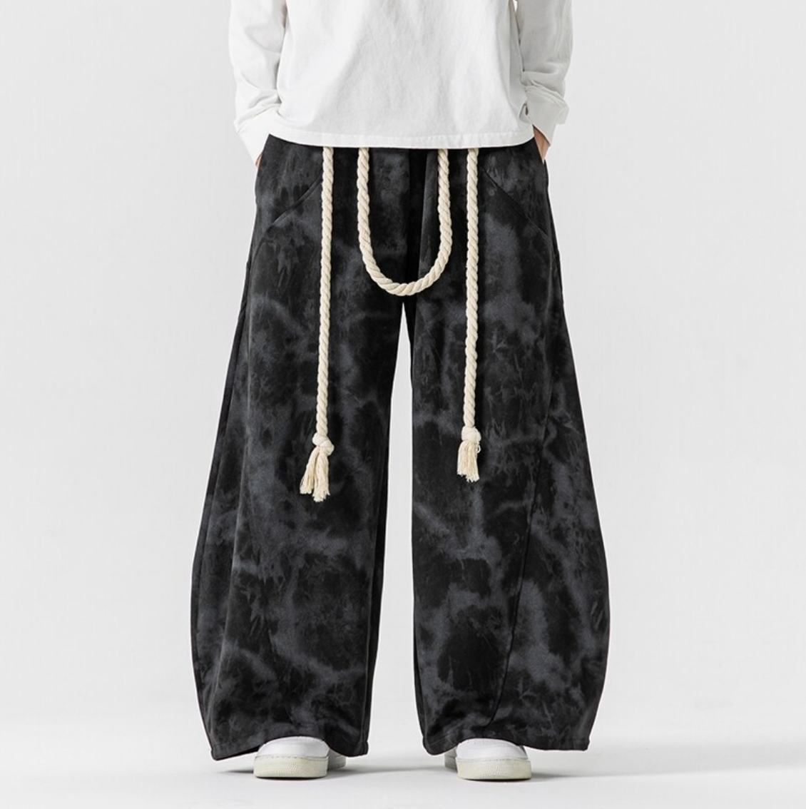 BAGGY WARM SWEATPANTS