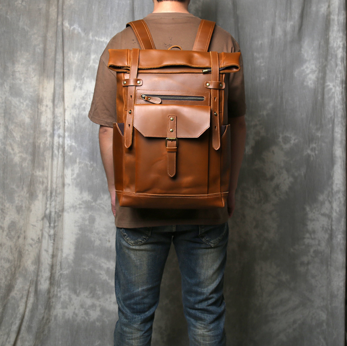 LEATHER TRAVEL BACKPACK