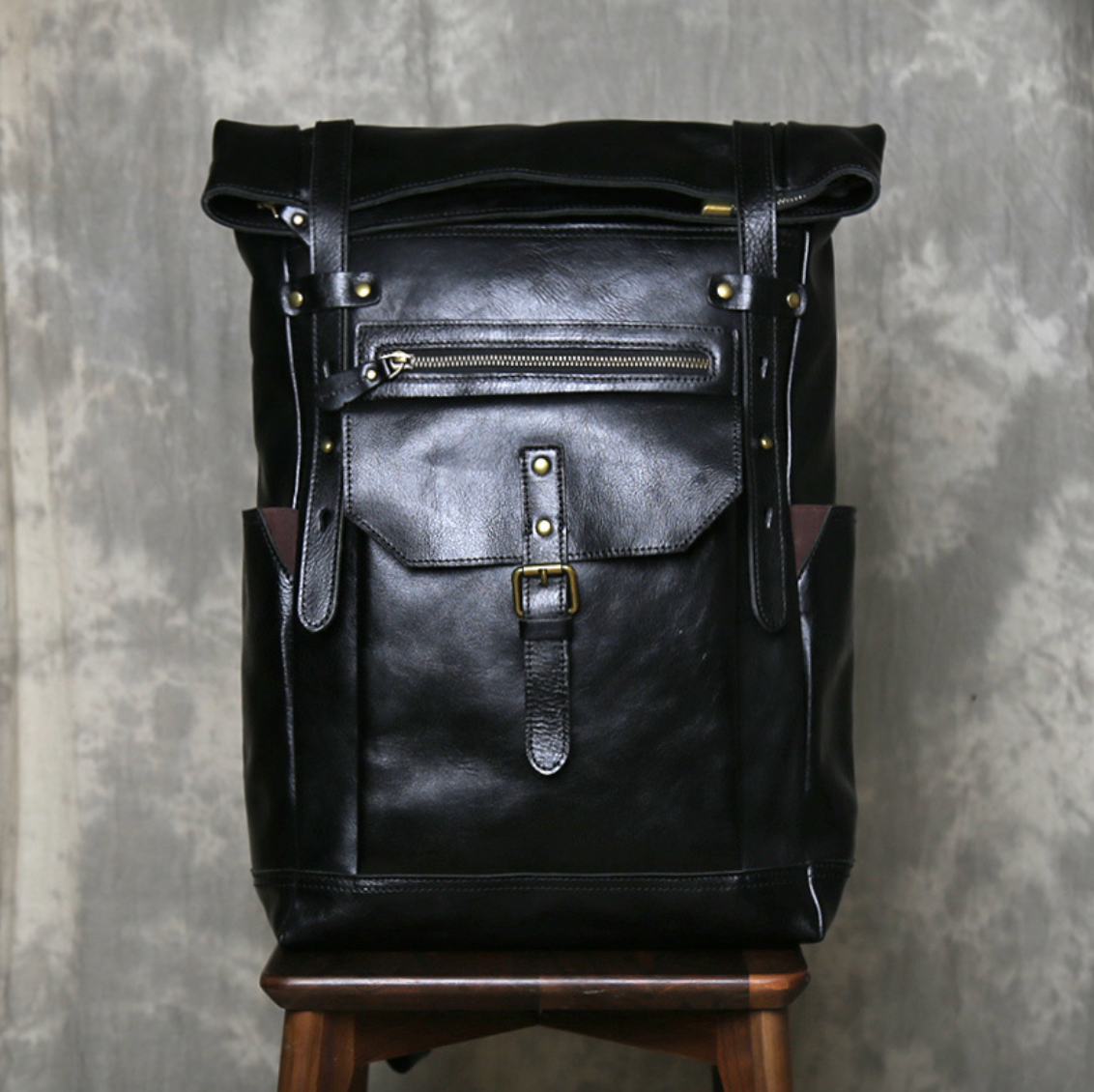 LEATHER TRAVEL BACKPACK