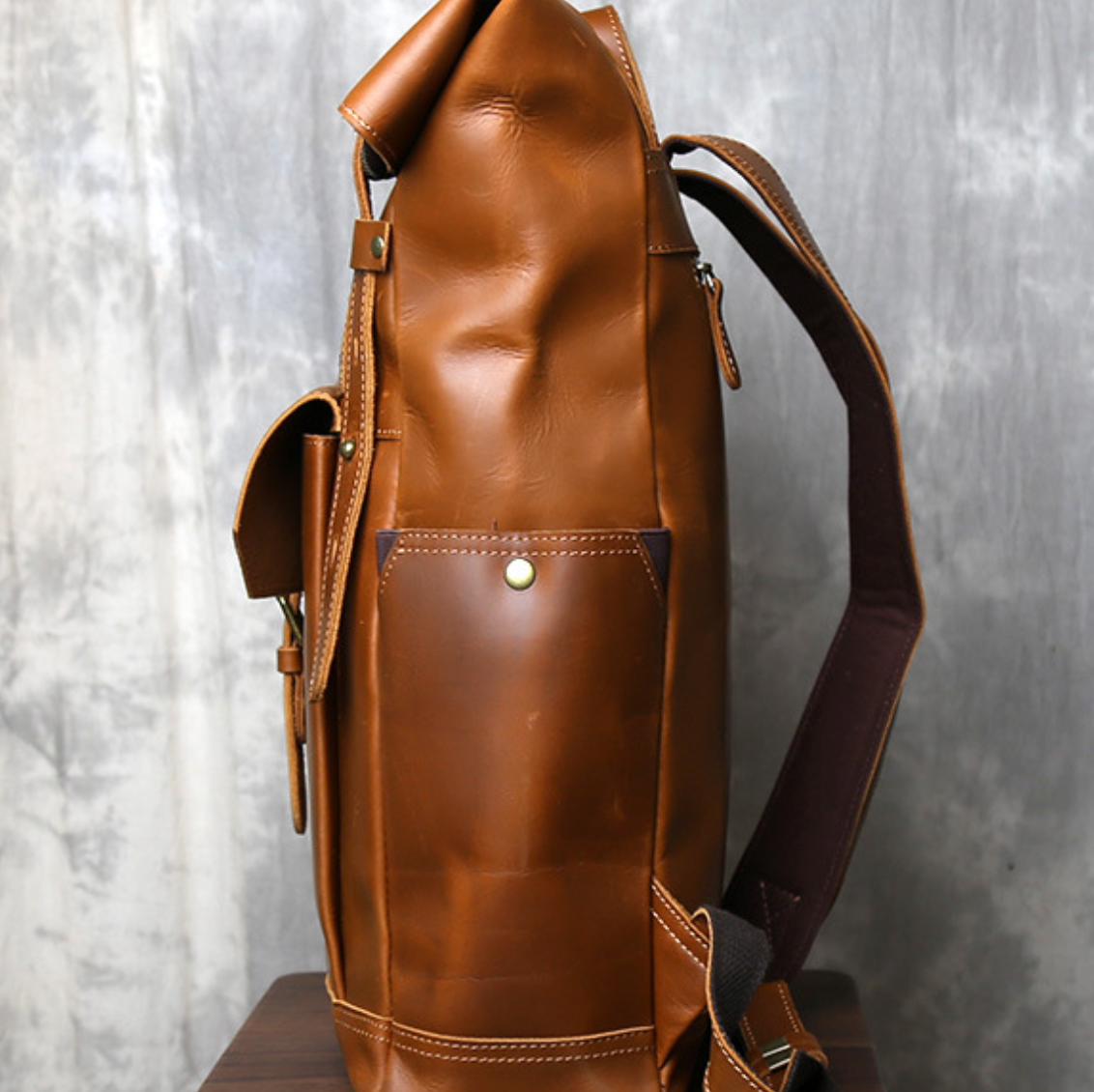LEATHER TRAVEL BACKPACK
