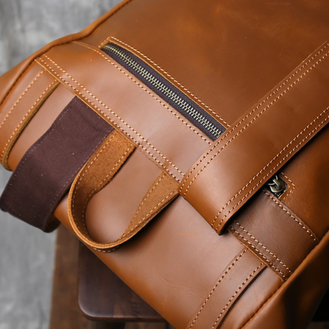 LEATHER TRAVEL BACKPACK