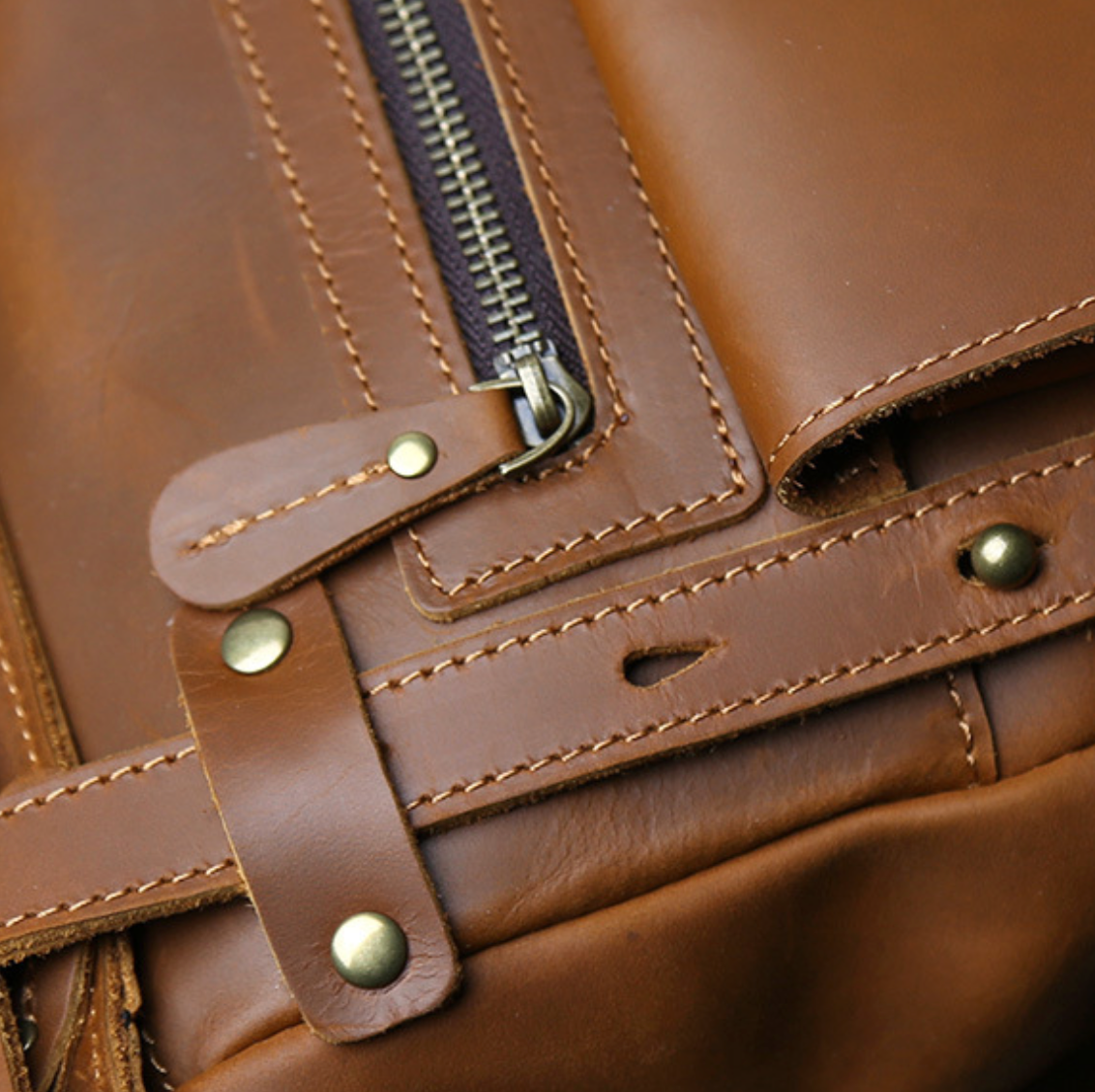 LEATHER TRAVEL BACKPACK