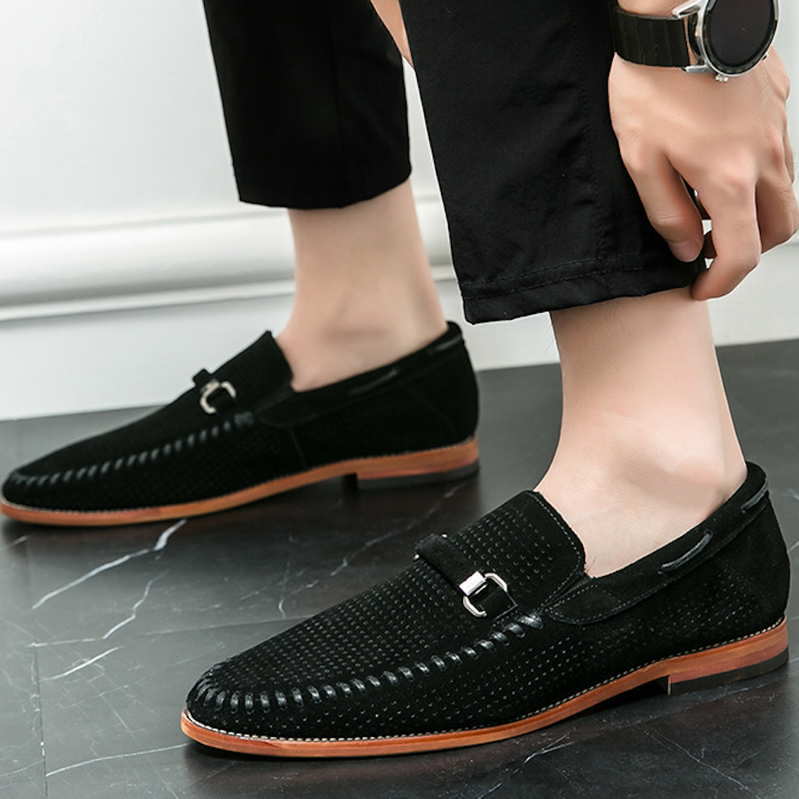 COMFORTABLE SUEDE LOAFERS