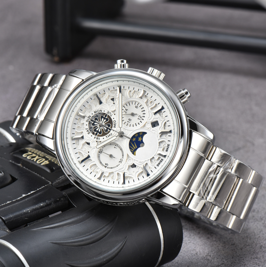 CLASSIC PERPETUAL CALENDAR WATCH