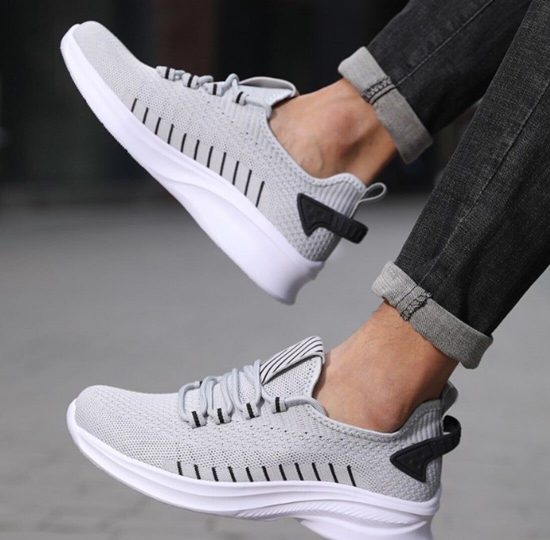 LIGHTWEIGHT KNIT SHOES
